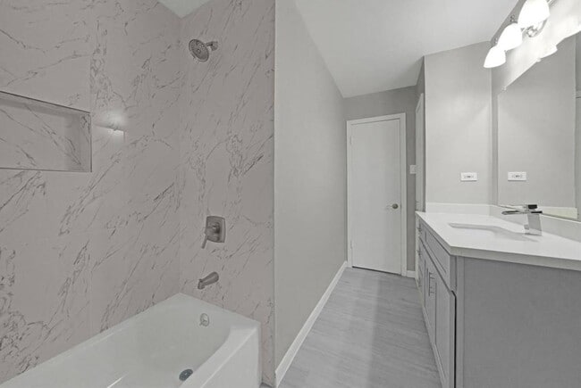 Building Photo - 5822 Belrose Dr