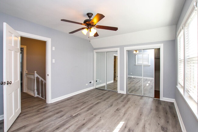 Building Photo - 5815 N Canfield Ave