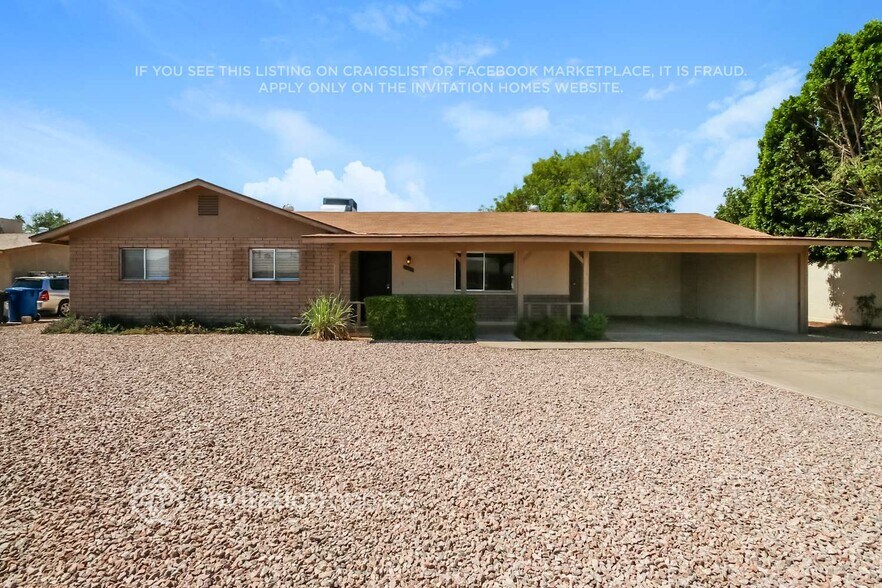 Primary Photo - 2463 E Fairbrook St