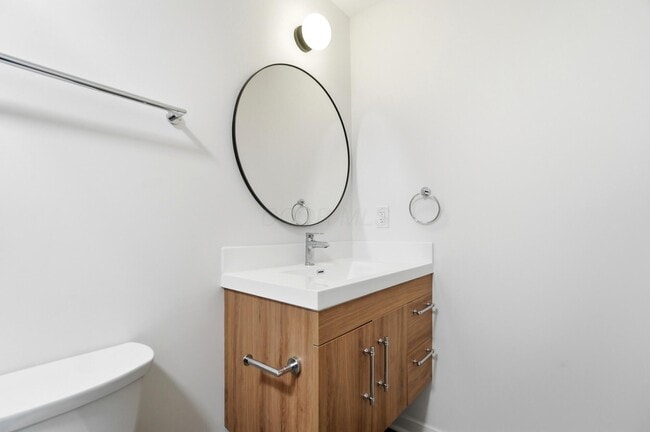 Building Photo - 33 N Blacksmith Ln