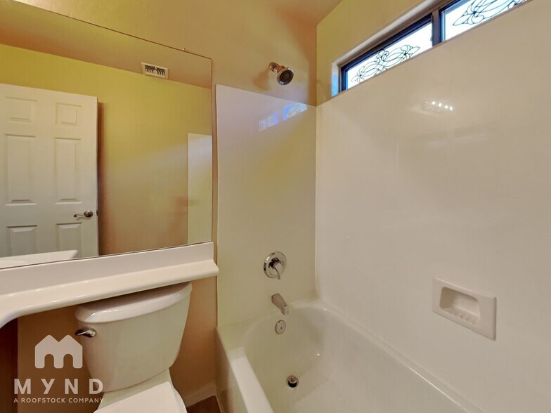 Building Photo - 12813 W Aster Dr