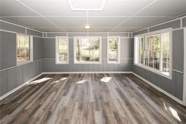 Building Photo - 1616 W Kellogg Cir