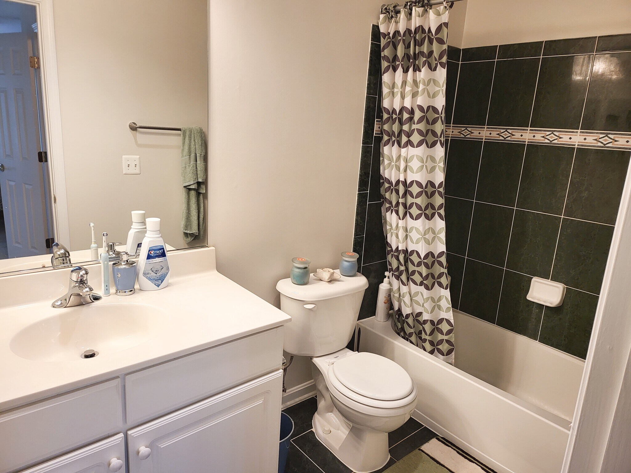Building Photo - 25580 Fishers Hill Ct