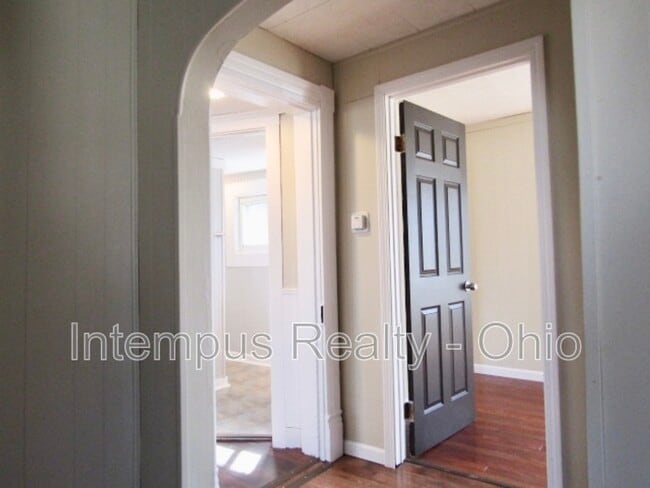 Building Photo - 236 E Winter St