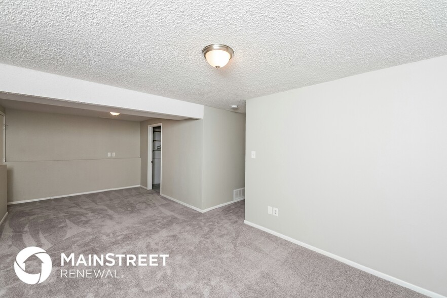 Building Photo - 6948 S Dexter St