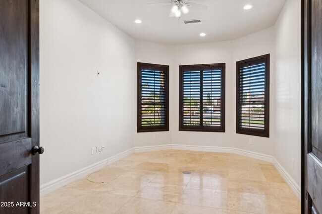 Building Photo - 11407 E Bellflower Ct