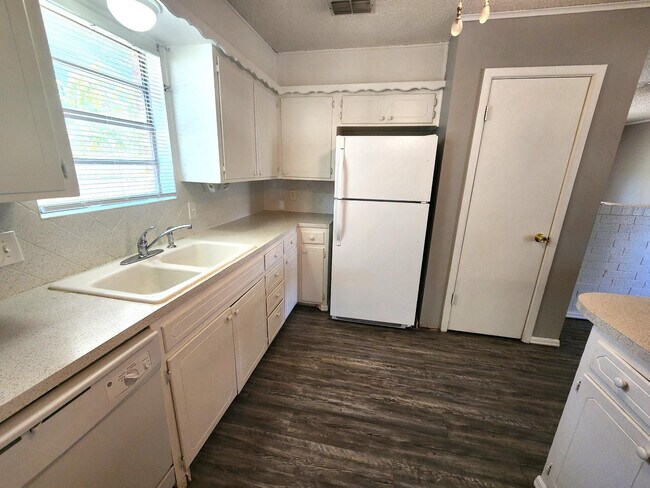 Building Photo - 4406 54th St