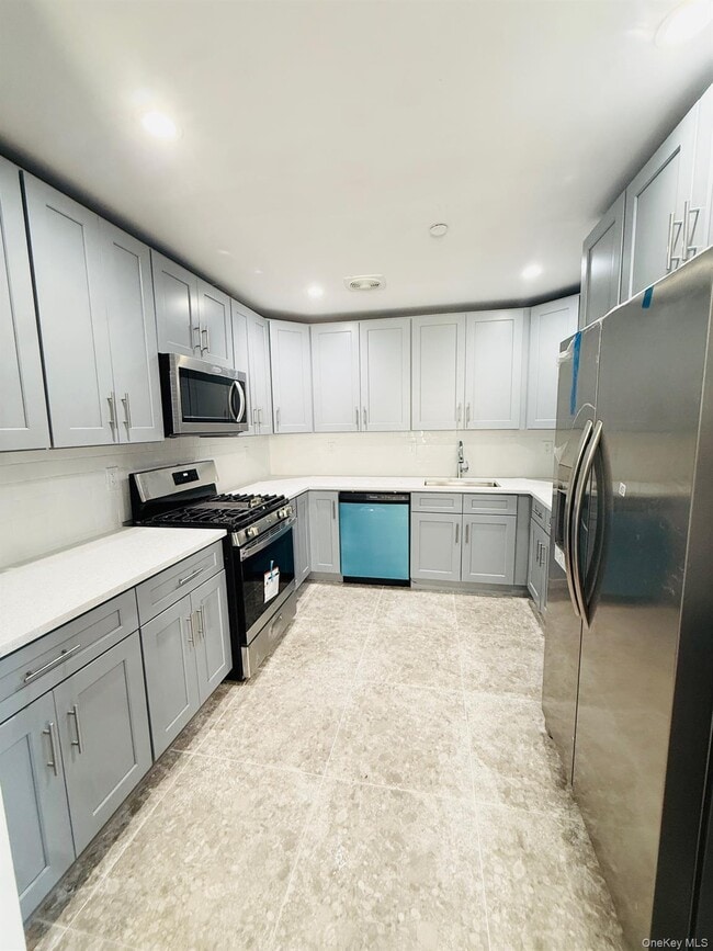 Building Photo - 139-18 Lakewood Ave