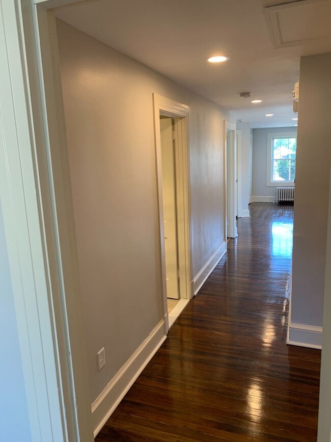 Building Photo - Whiting Lane Luxury