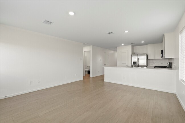 Building Photo - 9323 Speckled Trout Dr