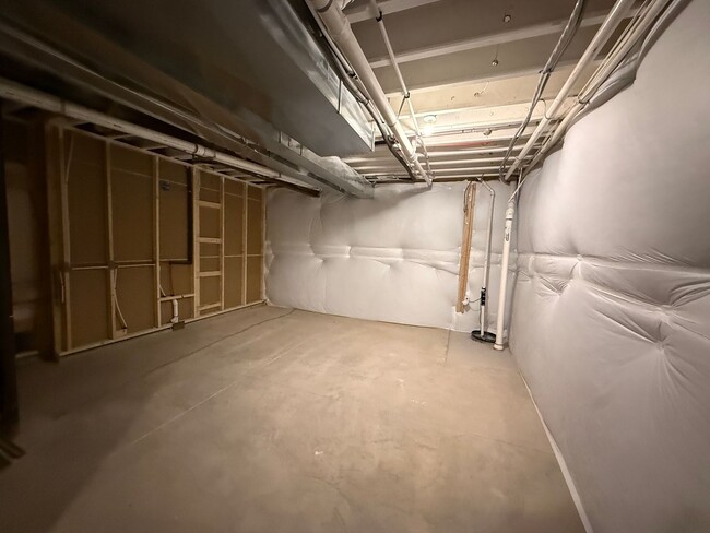 Building Photo - Luxury Living in Kissing Camels – 4 Bed | ...