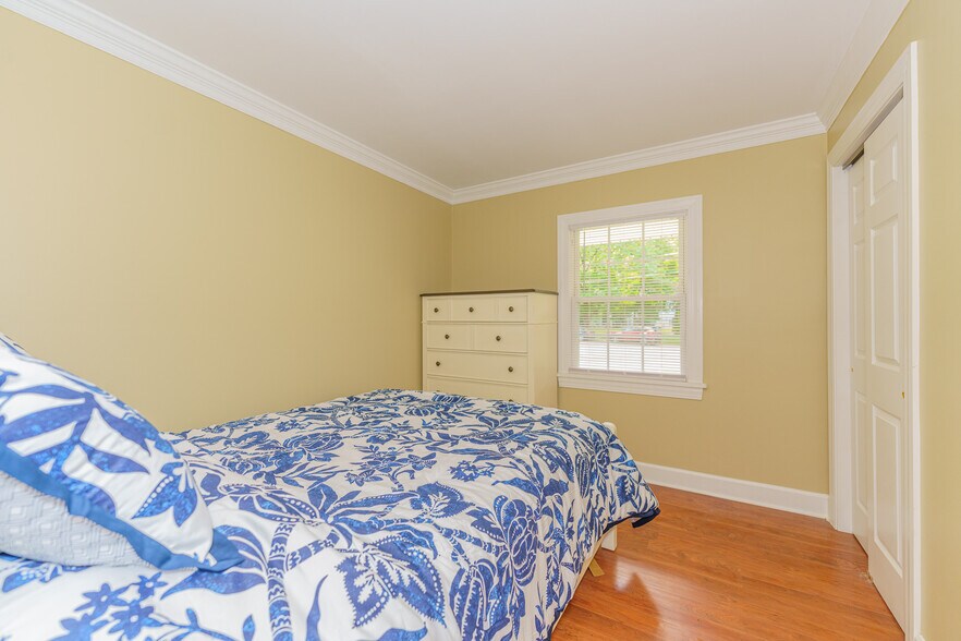 Building Photo - 15 Spa Cir