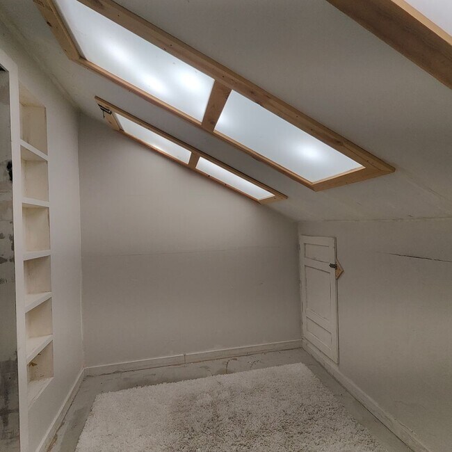 Building Photo - 3BR/2.5BA Townhome for Rent