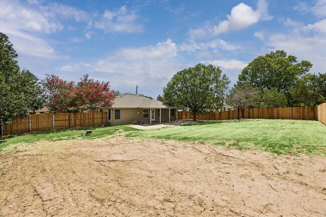 Building Photo - 500 Millington Ln