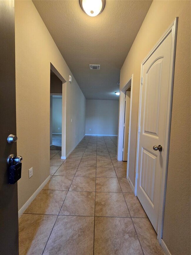 Building Photo - 10210 Tildon Ave
