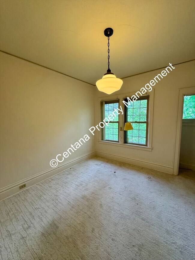 Building Photo - 1340 W Granite St