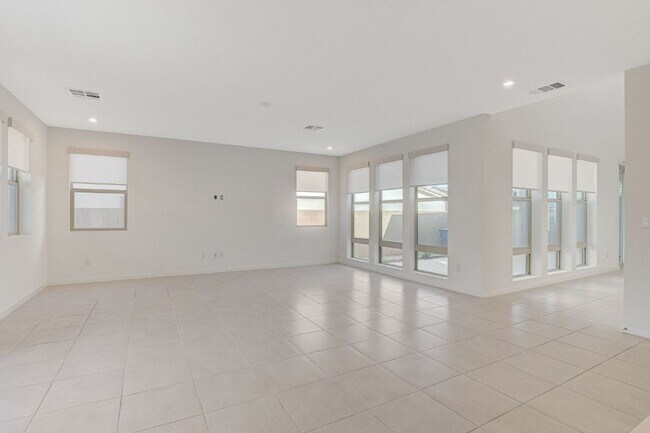 Building Photo - 10280 Timberline Valley Ave