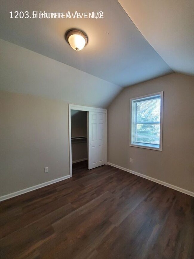 Building Photo - 2-Bed Near OSU Medical Campus. Available F...