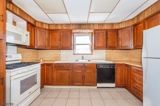 Building Photo - 18 Pulaski St