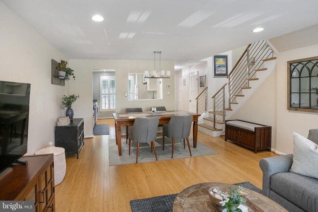 Building Photo - 7433 Hatherleigh Ct