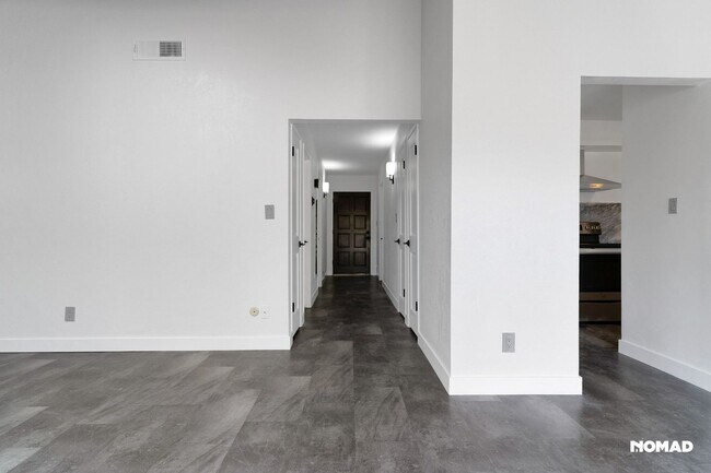 Building Photo - Charming 2BR Condo in Fresno