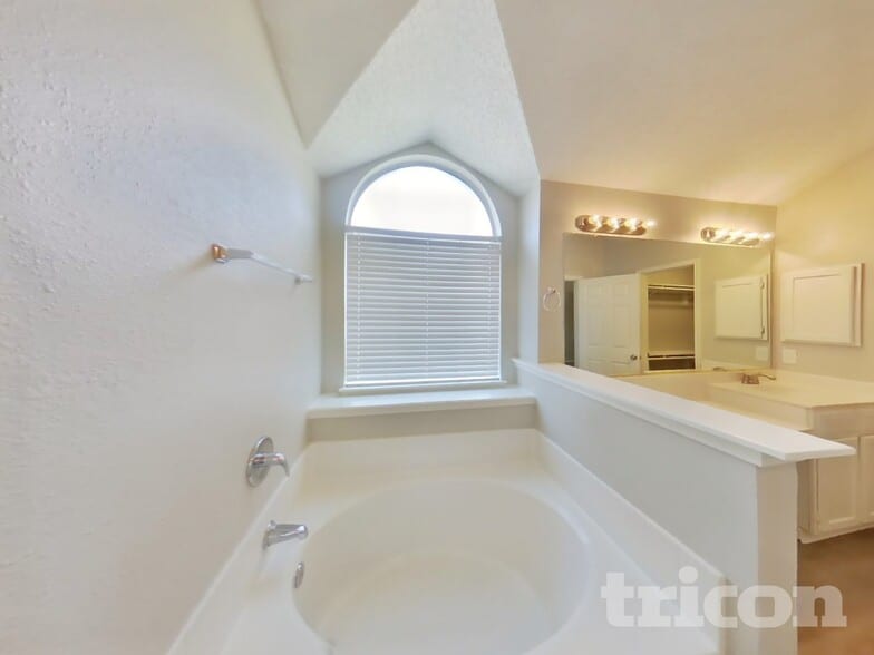 Building Photo - 907 Ponds Ct