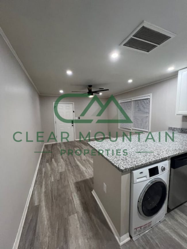 Building Photo - Move-in Special! Limited-Time Leasing Offer!