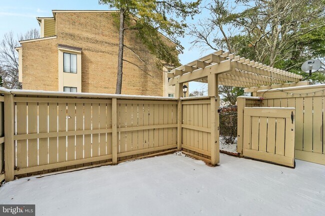 Building Photo - 8619 Welbeck Way