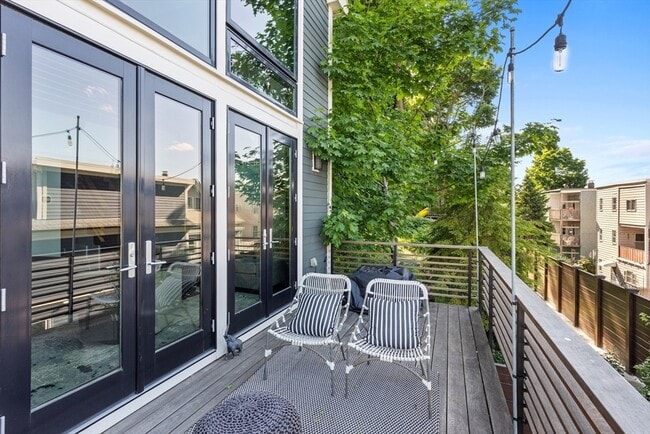 Building Photo - 62 Grampian Way