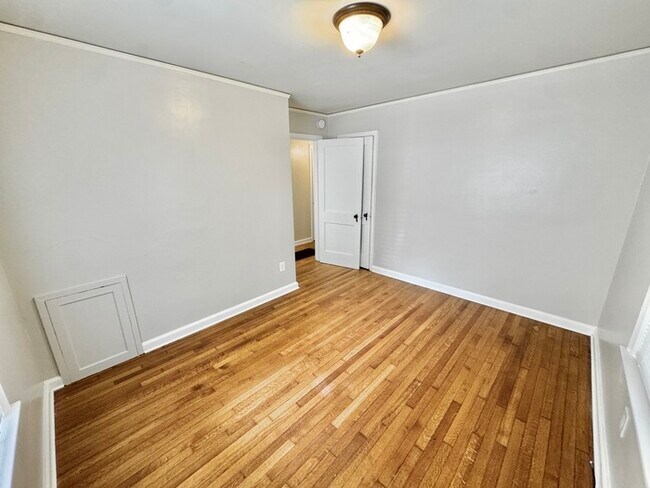 Building Photo - 3923 Spottswood Ave