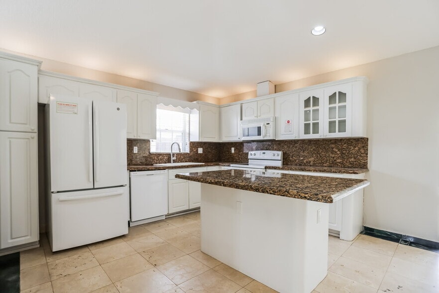 Building Photo - 16361 SW 78th Terrace