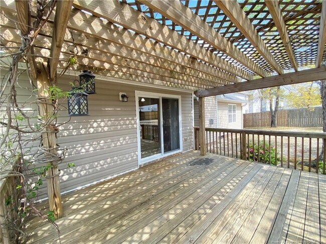 Building Photo - 89 Person Ct