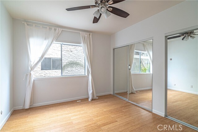 Building Photo - 1115 S Elm Dr