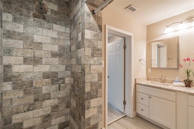 Building Photo - 4106 W Carmen St