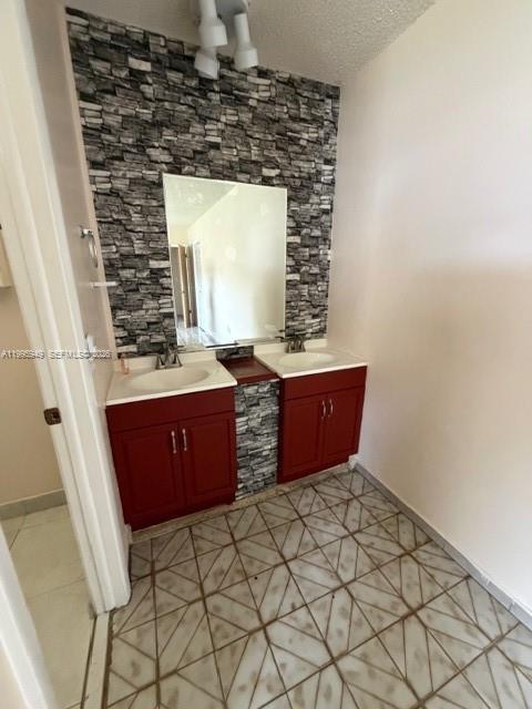 Building Photo - 3112 SW 17th St