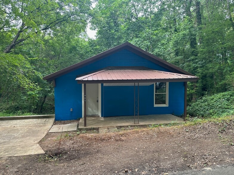 Front of the house - 405 Atchison Blvd