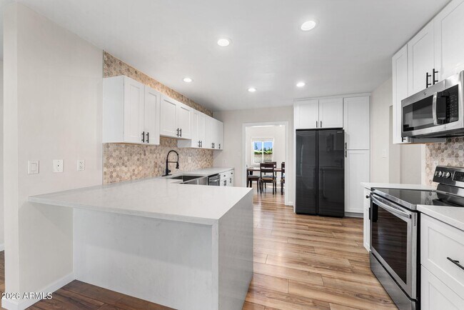 Building Photo - 8302 E Windsor Ave