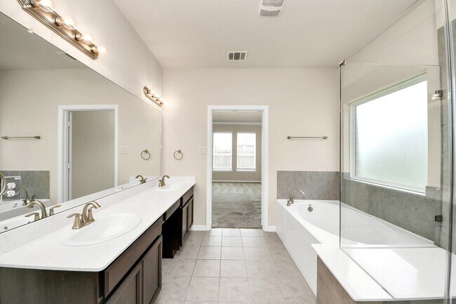 Building Photo - 21254 Lucknow Ln