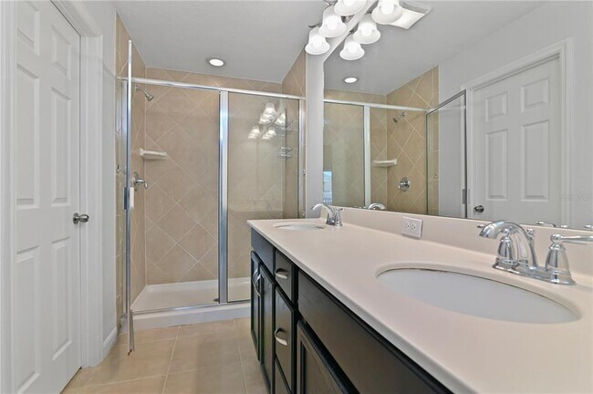 Building Photo - 2913 Windmill Dr