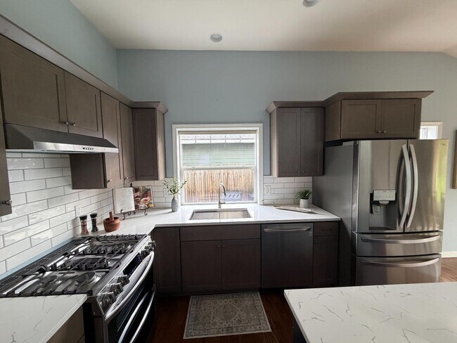 Building Photo - 160 Vintage Cir