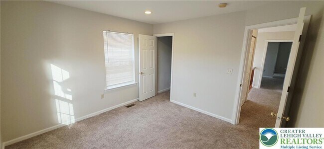 Building Photo - 3791 Knight Dr