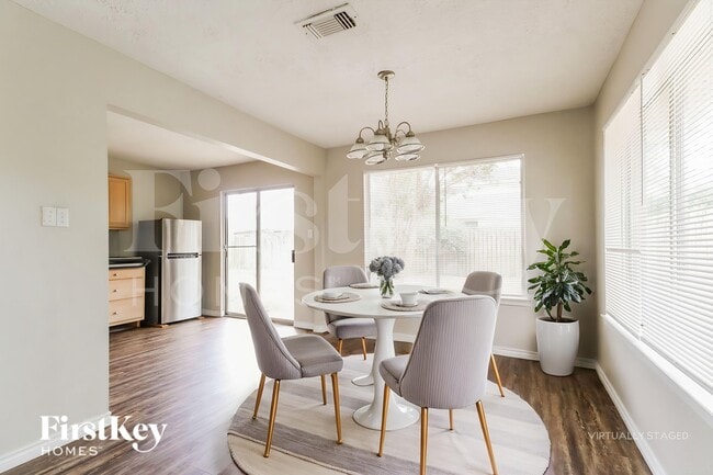 Building Photo - 22319 Meadowrock Dr