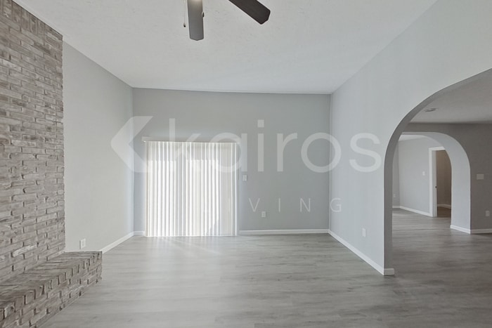 Building Photo - 10405 Barada St