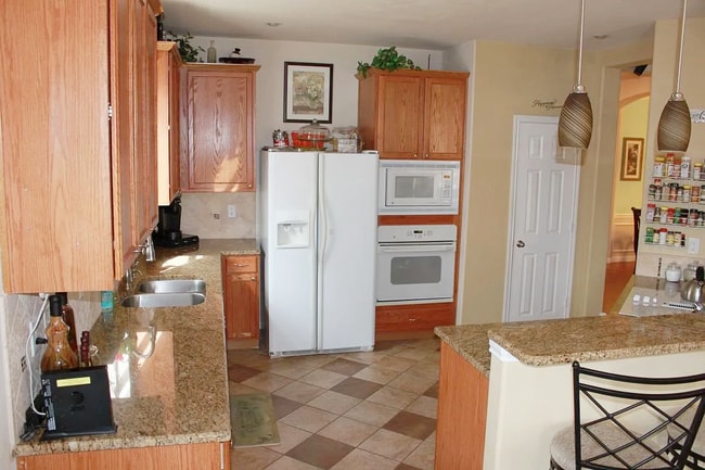 Building Photo - 217 Grooms Rd