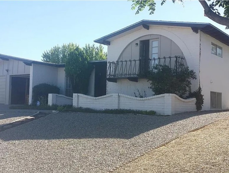 Primary Photo - 2200 Cleopatra Pl NE