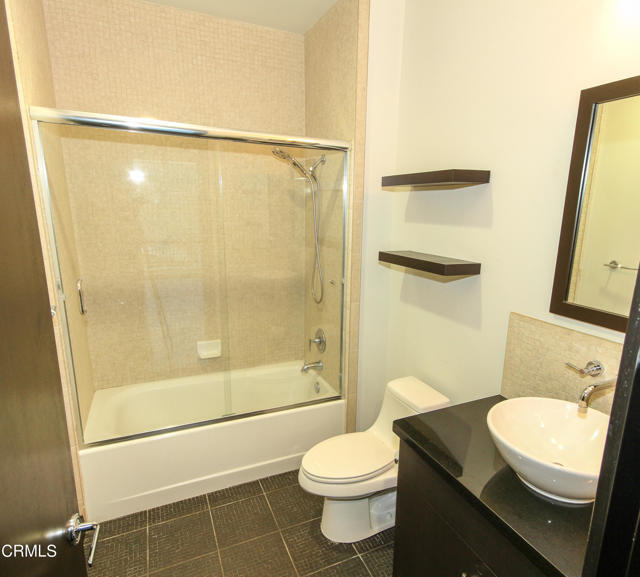 Building Photo - 655 S Hope St