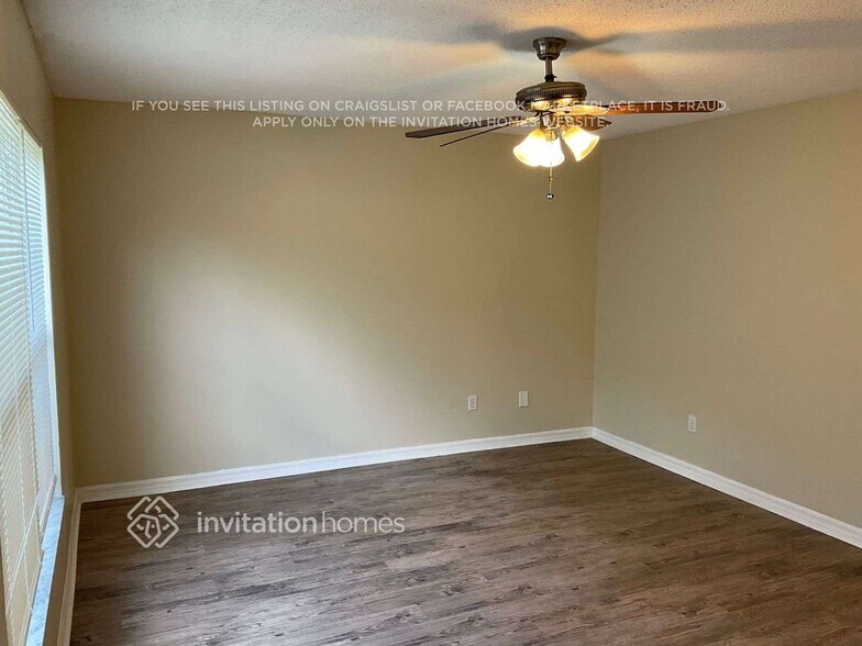 Building Photo - 1327 Aguacate Ct
