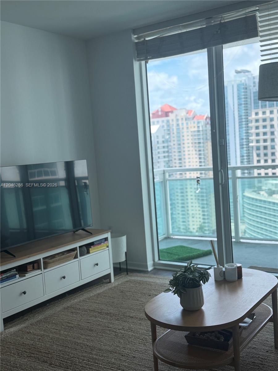 Building Photo - 950 Brickell Bay Dr