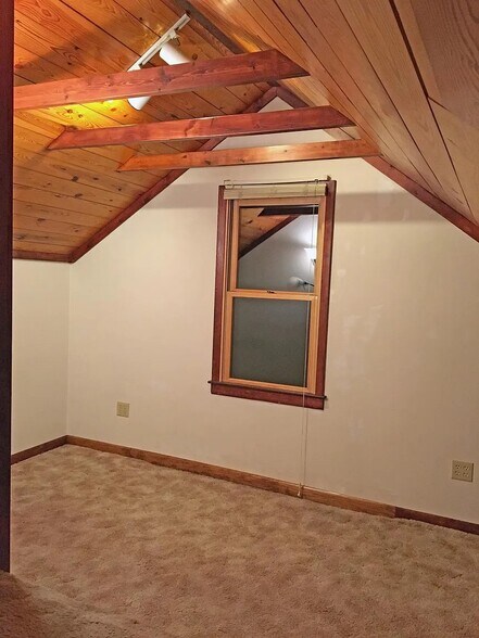 Extra room - 983 Brattle Ln