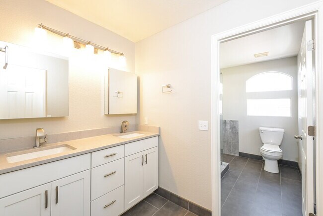 Building Photo - 14321 Craftsman Way